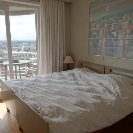 Seasight Bc B1403 With Beautiful Sea Views *